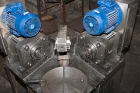 Beveling machine during assembly