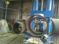 Machine for tees extrusion neck of pipe