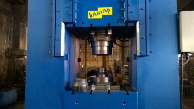 triple action hydraulic press
