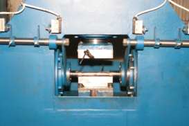 Hydroforming machine for tees